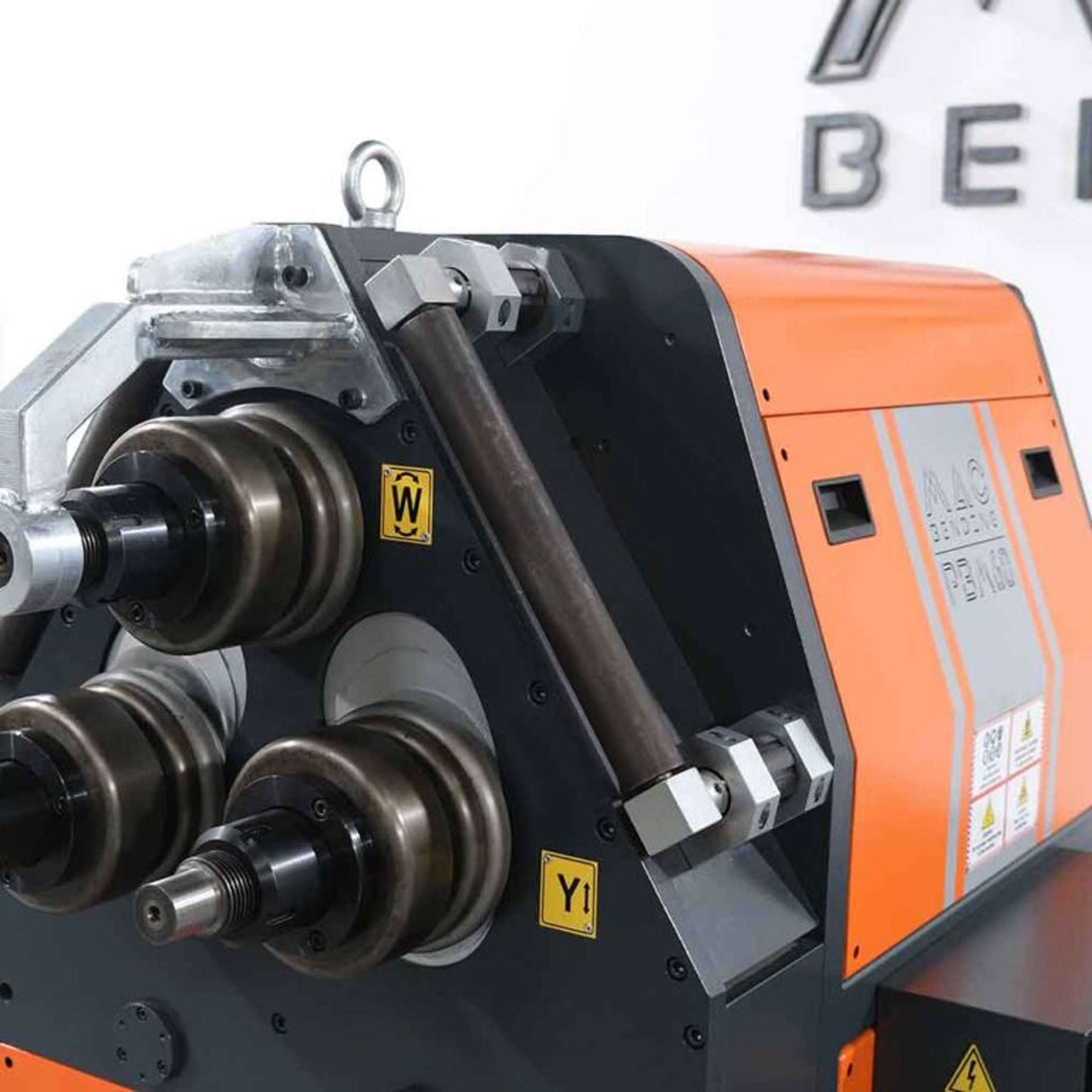 Máquina Roladora de Perfiles modelo PBM 60 HYDRAULIC + HYDRAULIC GUIDE ROLLS + VARIABLE SPEED OF ROTATION Trifásica 220V/60Hz MACBENDIG