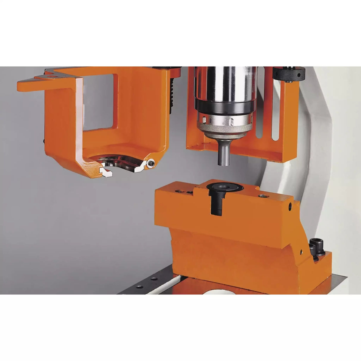 Máquina Metalera Hidraulica Marca Sunrise Serie K Modelo IW-85KD Trifásica 220V/60Hz